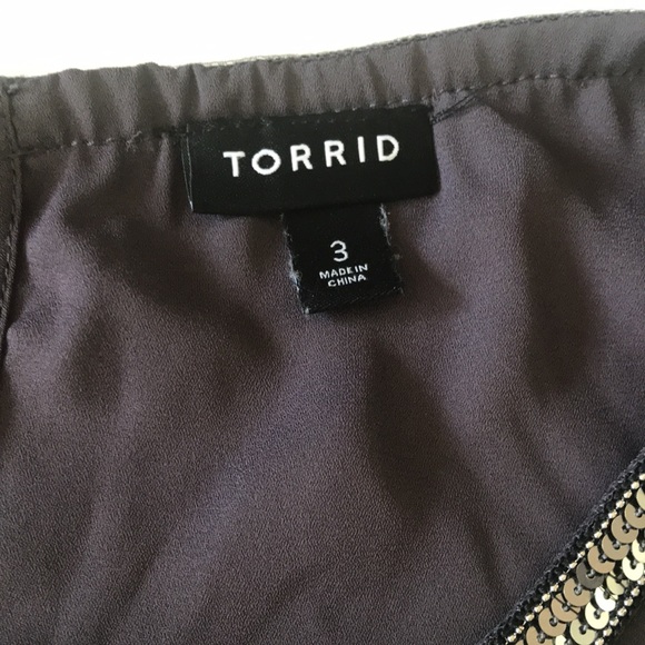 TORRID- Gray sequin blouse-3 - Picture 5 of 7